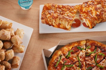 7-Eleven will offer a free large pizza on Super Bowl Sunday. Here's how to  get yours. 